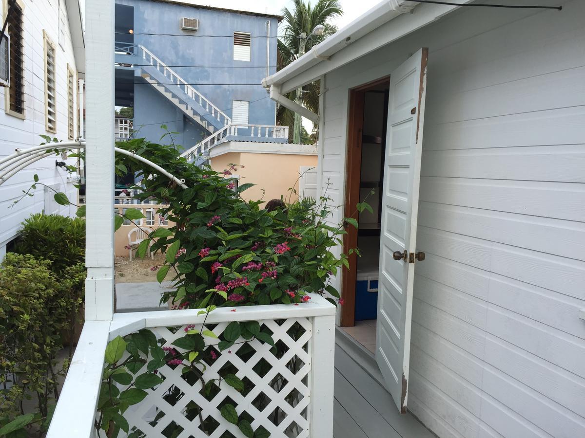 Blue Wave Guest House Caye Caulker Kültér fotó