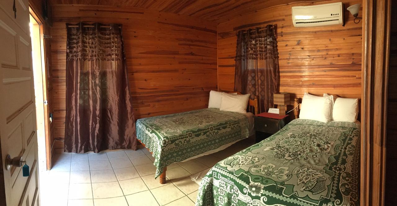Blue Wave Guest House Caye Caulker Kültér fotó
