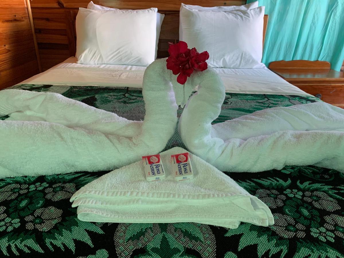 Blue Wave Guest House Caye Caulker Kültér fotó